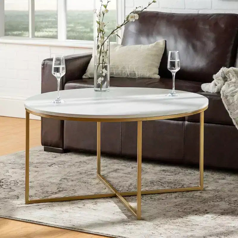 Table basse ronde/rectangulaire avec piètement en métal en forme de X et plateau en faux marbre, style moderne du milieu du siècle pour salon