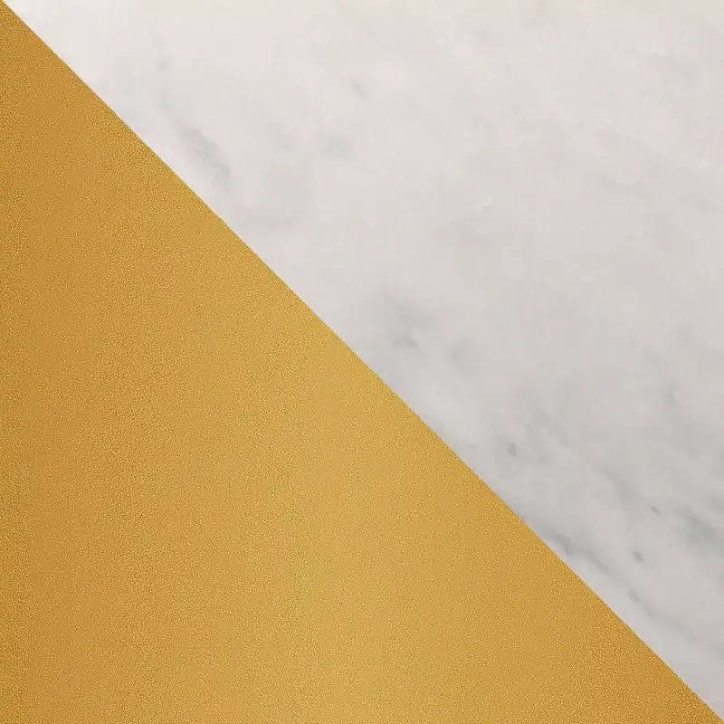Table basse ronde/rectangulaire avec piètement en métal en forme de X et plateau en faux marbre, style moderne du milieu du siècle pour salon