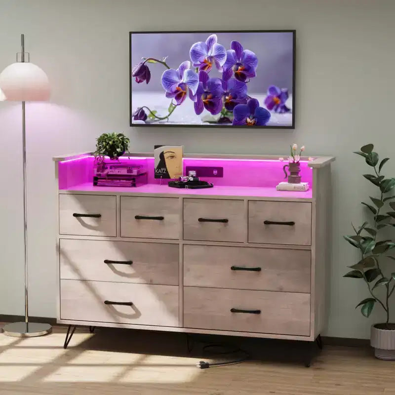 Commode 8 tiroirs avec station de charge et lumières RVB | Commode de chambre large avec 3 prises + 2 ports USB, éclairage LED contrôlé par application pour le jeu