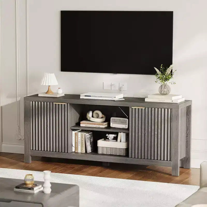 Meuble TV 65 pouces, meuble de divertissement TV moderne du milieu du siècle avec armoires de rangement et étagères ouvertes, meuble TV en bois pour le salon