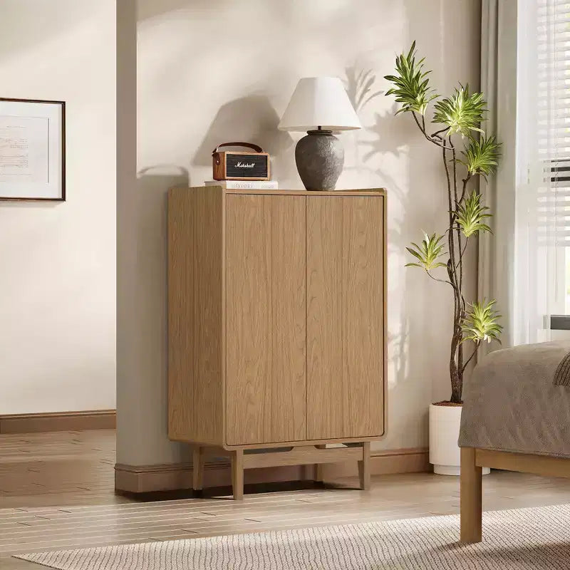 Meuble de rangement marron en bois manufacturé chêne 2 portes 79 cm (l) x 123,7 cm (H) avec plateau à rebord
