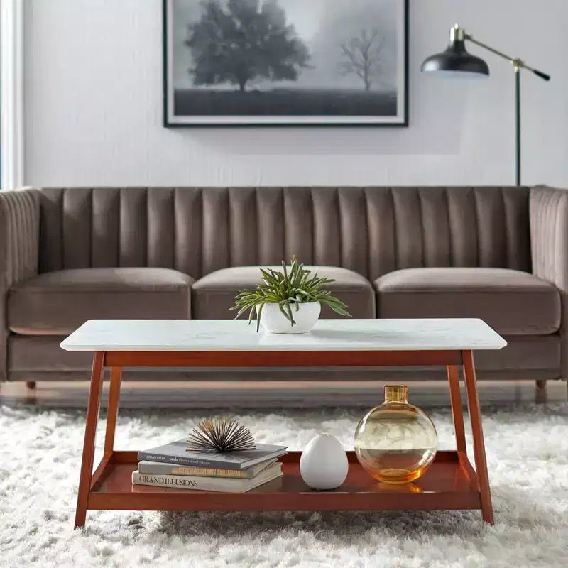 Table basse - Noyer : Plateau imitation marbre, Structure en bois massif, Étagère de rangement inférieure